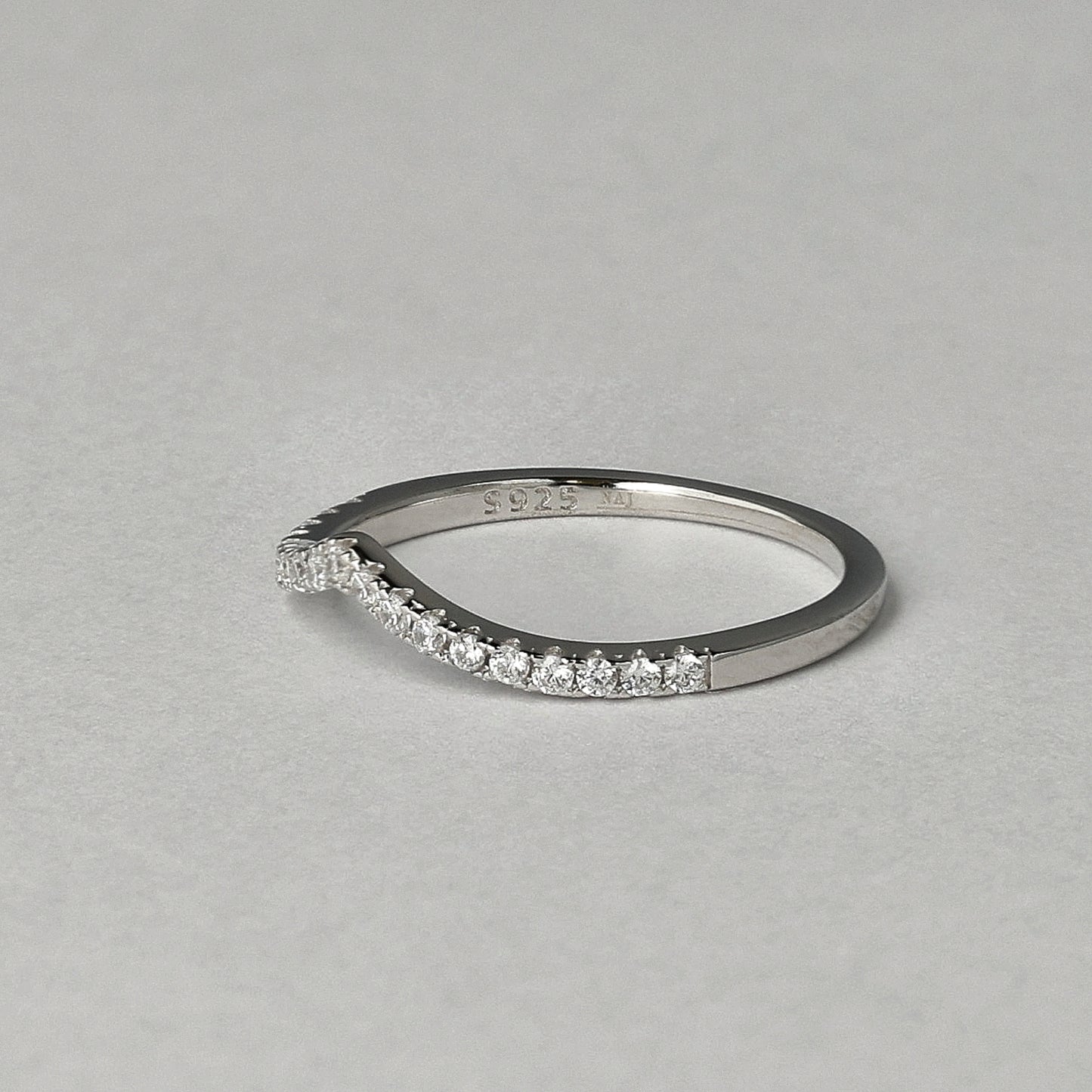 Wave Line Ring